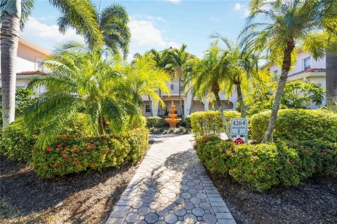 Condominio en venta en Sarasota, Florida, 2 dormitorios, 88.91 m2 № 1618643 - foto 1