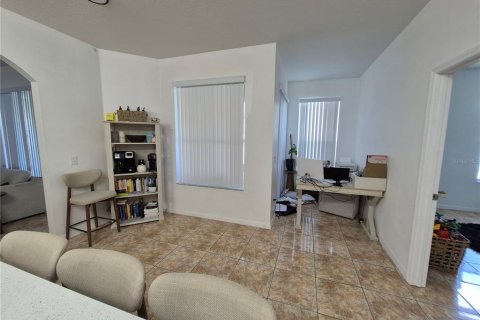 Casa en venta en Kissimmee, Florida, 5 dormitorios, 214.42 m2 № 2202244 - foto 7