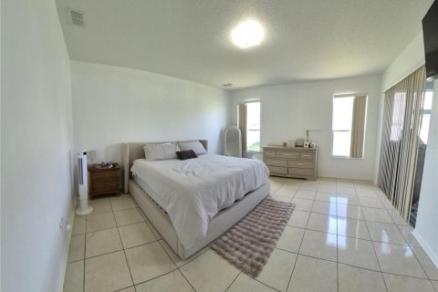 Casa en venta en Kissimmee, Florida, 5 dormitorios, 214.42 m2 № 2202244 - foto 8