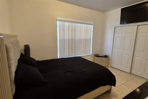 Casa en venta en Kissimmee, Florida, 5 dormitorios, 214.42 m2 № 2202244 - foto 13