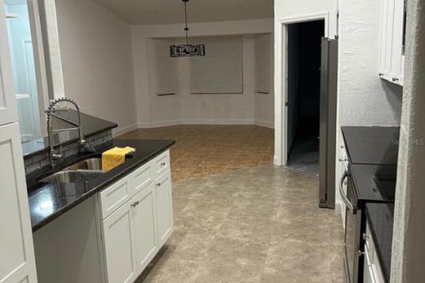 House in Kissimmee, Florida 4 bedrooms, 175.59 sq.m. № 1840402 - photo 21