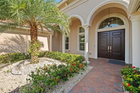 House in Davie, Florida 4 bedrooms, 435.71 sq.m. № 1994262 - photo 3