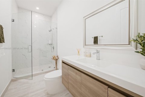 House in Davie, Florida 4 bedrooms, 435.71 sq.m. № 1994262 - photo 13