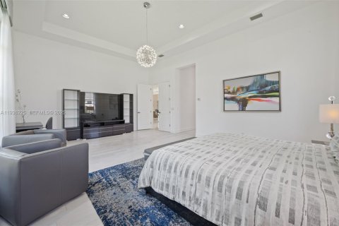 House in Davie, Florida 4 bedrooms, 435.71 sq.m. № 1994262 - photo 15