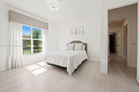 House in Davie, Florida 4 bedrooms, 435.71 sq.m. № 1994262 - photo 29