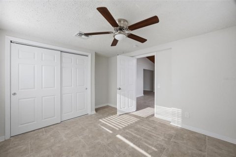 House in Port Richey, Florida 3 bedrooms, 144.37 sq.m. № 2105022 - photo 23