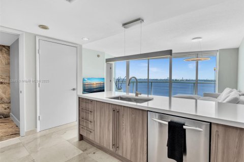 Condo in Miami, Florida, 2 bedrooms  № 1956830 - photo 28