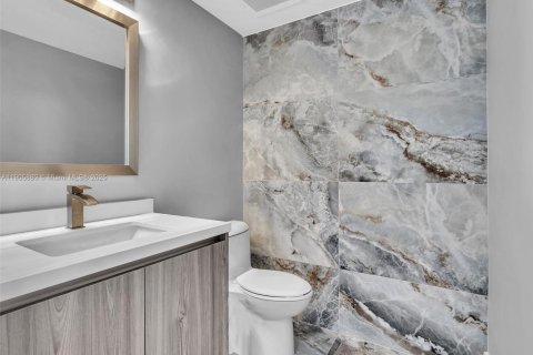 Condo in Miami, Florida, 2 bedrooms  № 1956830 - photo 3