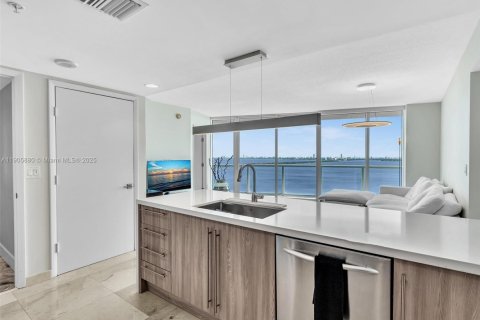 Condo in Miami, Florida, 2 bedrooms  № 1956830 - photo 29