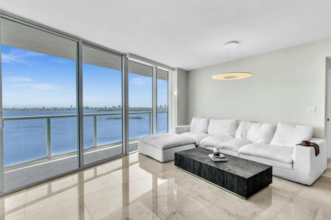 Condo in Miami, Florida, 2 bedrooms  № 1956830 - photo 25