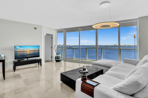 Condo in Miami, Florida, 2 bedrooms  № 1956830 - photo 4