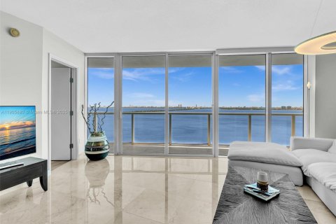 Condo in Miami, Florida, 2 bedrooms  № 1956830 - photo 23