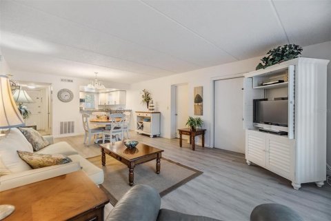 Copropriété à vendre à Largo, Floride: 2 chambres, 121.14 m2 № 2100038 - photo 12