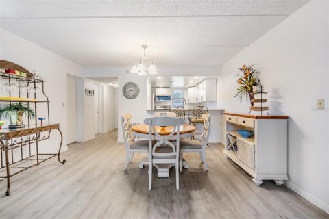 Copropriété à vendre à Largo, Floride: 2 chambres, 121.14 m2 № 2100038 - photo 8