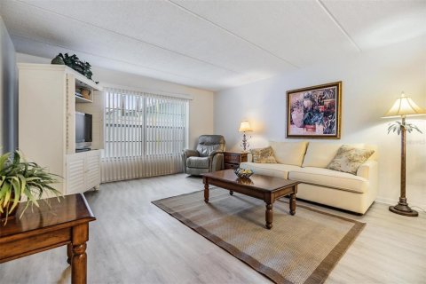 Copropriété à vendre à Largo, Floride: 2 chambres, 121.14 m2 № 2100038 - photo 13