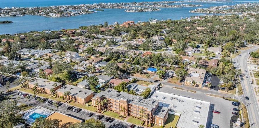 Condo à Largo, Floride, 2 chambres № 2100038