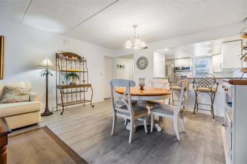 Copropriété à vendre à Largo, Floride: 2 chambres, 121.14 m2 № 2100038 - photo 10