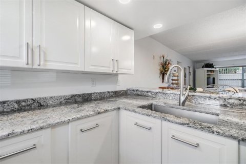 Copropriété à vendre à Largo, Floride: 2 chambres, 121.14 m2 № 2100038 - photo 6