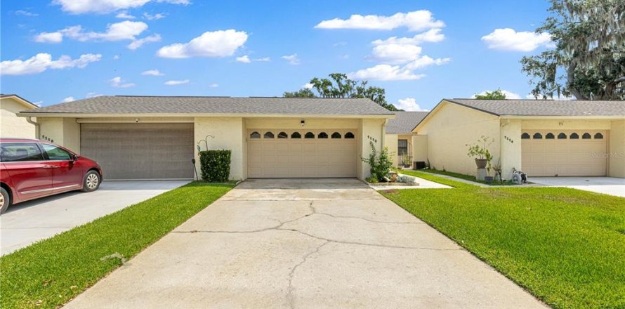 Condominio en Tavares, Florida, 2 dormitorios № 2234019