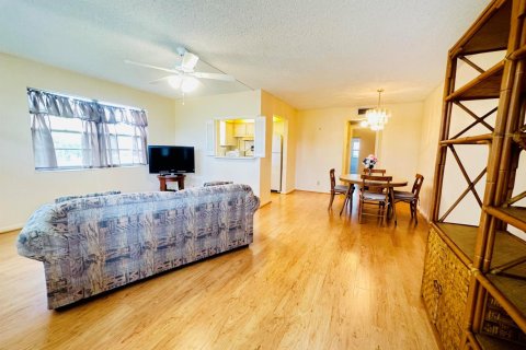 Condo in Deerfield Beach, Florida, 1 bedroom  № 2190561 - photo 2