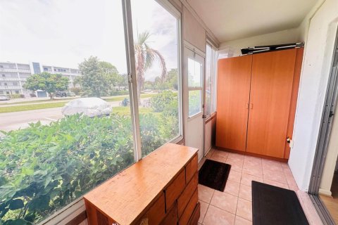 Condo in Deerfield Beach, Florida, 1 bedroom  № 2190561 - photo 17