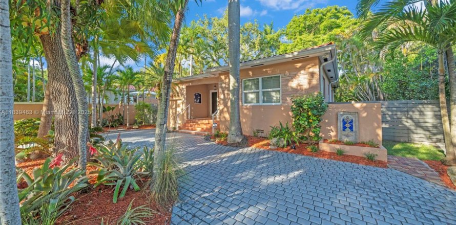 Casa en Miami, Florida 2 dormitorios, 119.01 m2 № 1830506