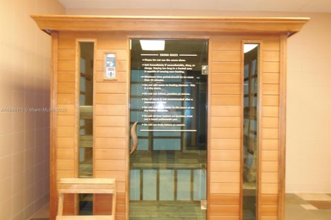 Снять в аренду кондоминиум в Уэст-Палм-Бич, Флорида 1 спальня, 52.95м2, № 1957878 - фото 13