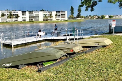 Снять в аренду кондоминиум в Уэст-Палм-Бич, Флорида 1 спальня, 52.95м2, № 1957878 - фото 15