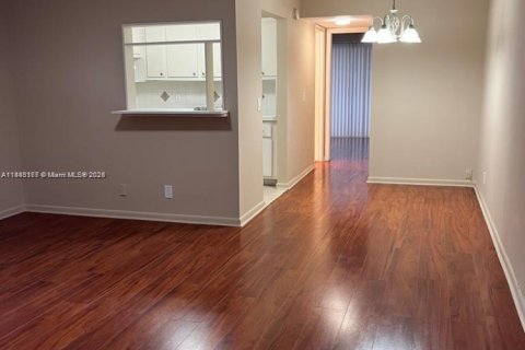 Снять в аренду кондоминиум в Уэст-Палм-Бич, Флорида 1 спальня, 52.95м2, № 1957878 - фото 1