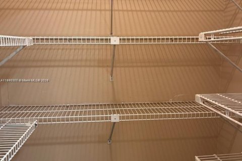 Снять в аренду кондоминиум в Уэст-Палм-Бич, Флорида 1 спальня, 52.95м2, № 1957878 - фото 4