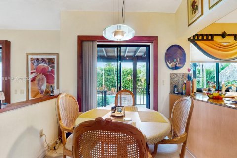 Купить виллу или дом в Майами, Флорида 4 спальни, 294.41м2, № 2048039 - фото 10