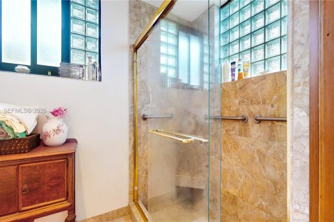Купить виллу или дом в Майами, Флорида 4 спальни, 294.41м2, № 2048039 - фото 18