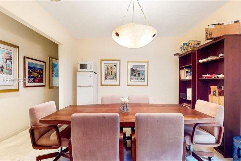 Купить виллу или дом в Майами, Флорида 4 спальни, 294.41м2, № 2048039 - фото 14