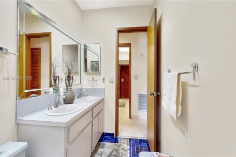 Купить виллу или дом в Майами, Флорида 4 спальни, 294.41м2, № 2048039 - фото 28