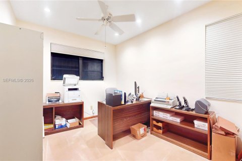 Купить виллу или дом в Майами, Флорида 4 спальни, 294.41м2, № 2048039 - фото 21