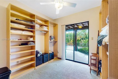 Купить виллу или дом в Майами, Флорида 4 спальни, 294.41м2, № 2048039 - фото 23
