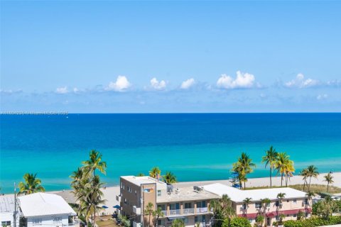 Copropriété à vendre à Hollywood, Floride: 2 chambres, 128.21 m2 № 1753059 - photo 22