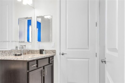 Villa ou maison à louer à Lake Worth, Floride: 5 chambres, 276.48 m2 № 2070003 - photo 7