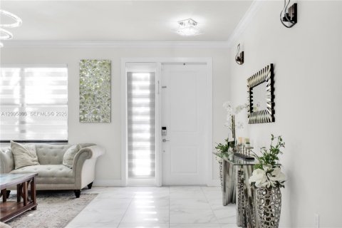 Villa ou maison à louer à Lake Worth, Floride: 5 chambres, 276.48 m2 № 2070003 - photo 2