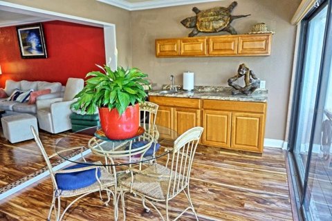 Condo in Lutz, Florida, 2 bedrooms № 2093999 - photo 6