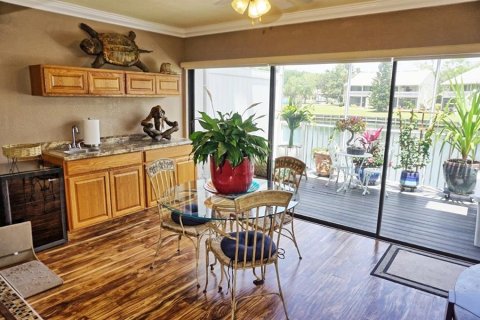 Condo in Lutz, Florida, 2 bedrooms № 2093999 - photo 7