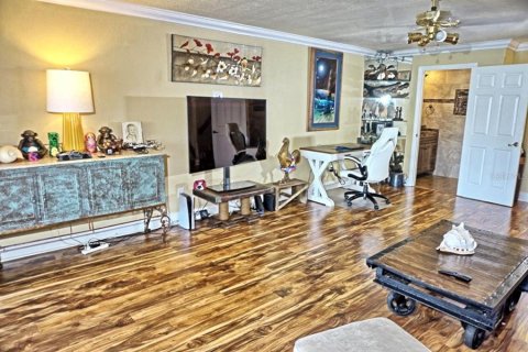 Condo in Lutz, Florida, 2 bedrooms № 2093999 - photo 4