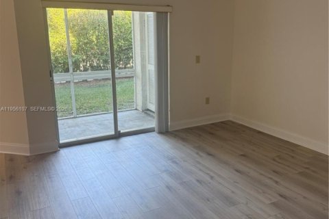 Купить кондоминиум в Плантация, Флорида 1 спальня, 74.79м2, № 2012049 - фото 3