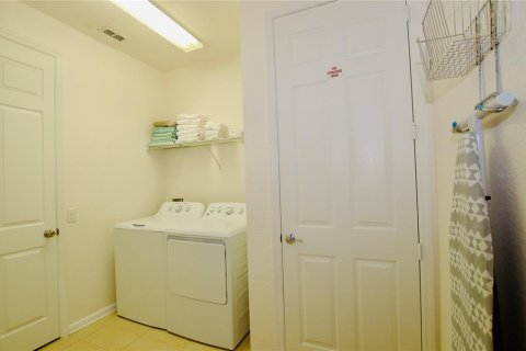 Condo in Orlando, Florida, 3 bedrooms  № 1849450 - photo 16