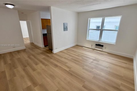 Condominio en venta en Miami Beach, Florida, 1 dormitorio, 55 m2 № 1695241 - foto 2