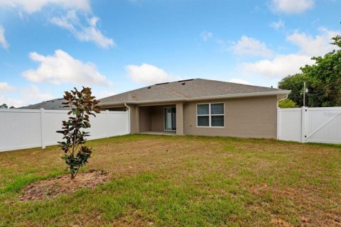 Commercial property in Palm Coast, Florida 6 bedrooms, 191.38 sq.m. № 1620419 - photo 2