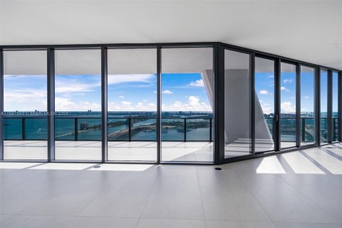 Condo in Miami, Florida, 4 bedrooms  № 1864387 - photo 15