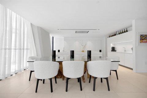 Condo in Miami, Florida, 4 bedrooms  № 1864387 - photo 26