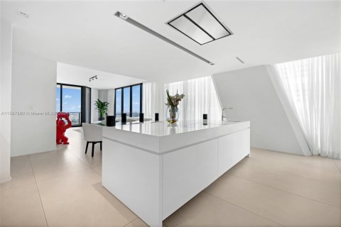 Condo in Miami, Florida, 4 bedrooms  № 1864387 - photo 24