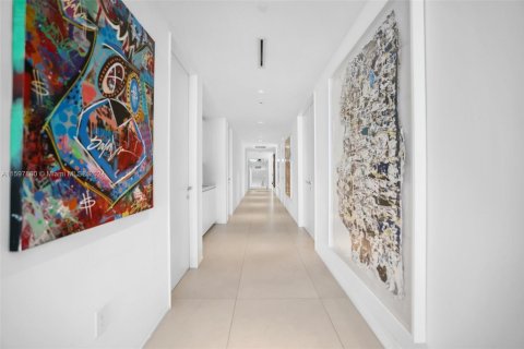 Condo in Miami, Florida, 4 bedrooms  № 1864387 - photo 12